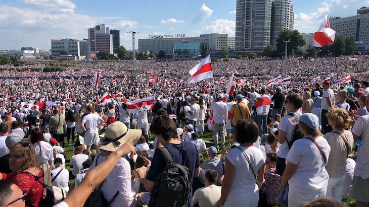 В Минске на площади Независимости прошли массовые задержания