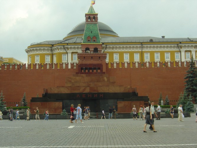 Зюганов раскритиковал конкурс на новое использование мавзолея Ленина
