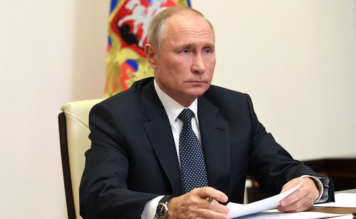 Путин призывает чиновников обратить внимание на проблемы с доходом россиян