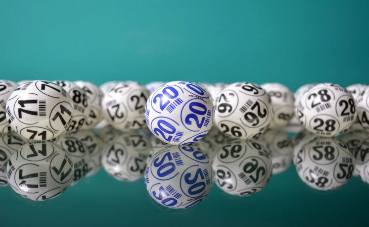 Россиянка сорвала джекпот в лотерее: ей привезли 5 тонн асфальта