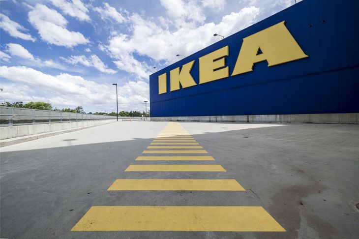 IKEA откажется от легендарных бумажных каталогов