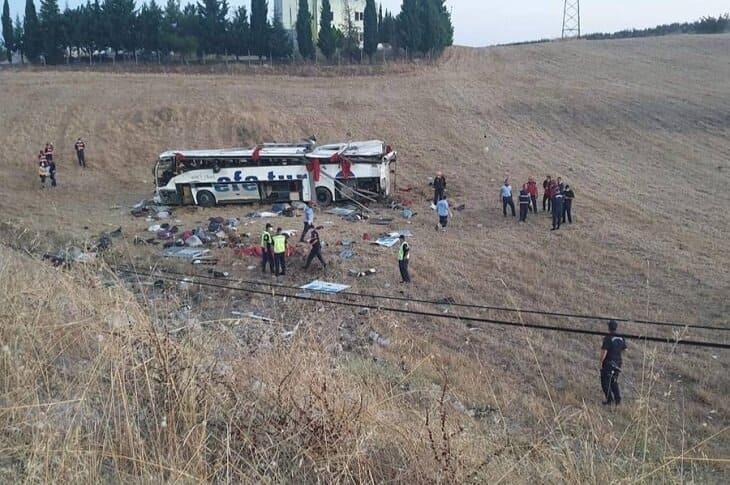 В ДТП с автобусом в Турции погибли 14 человек