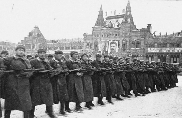 парад в Москве в 1942 году