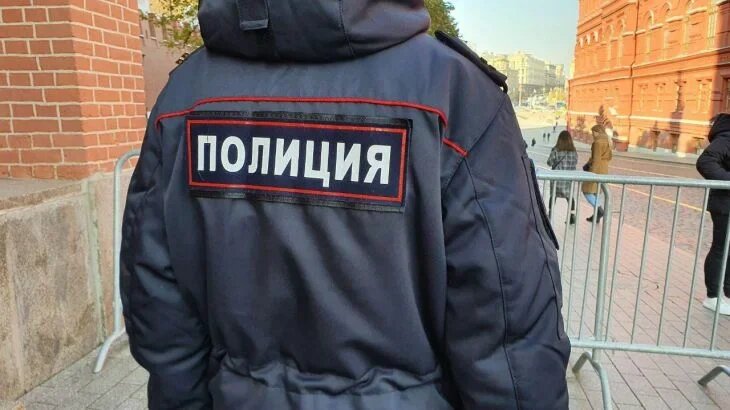 Полиция на Урале начала проверку после видео, где педагог дает пощечину ученику