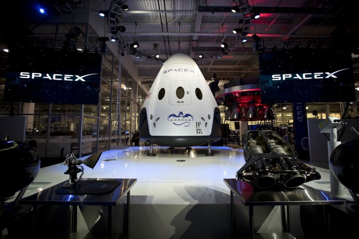 SpaceX первой в мире выпустит туриста в открытый космос