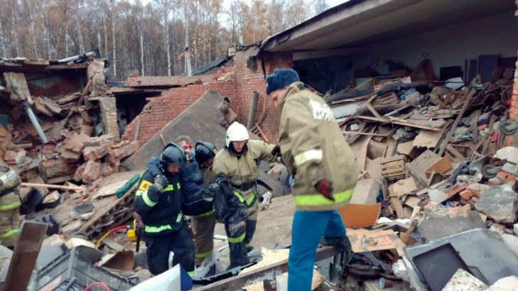 Один человек погиб и двое пострадали при взрыве в гаражах в Мытищах