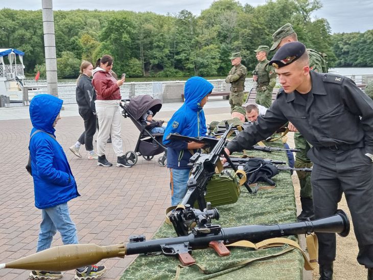 военные, солдаты