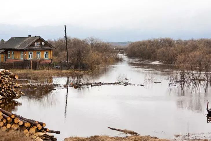 вода