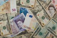 Эксперты рассказали об опасных покупках валюты в 2021 году 