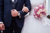 Треть россиян положительно относится к браку по расчету