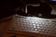 клавиатура в темноте 